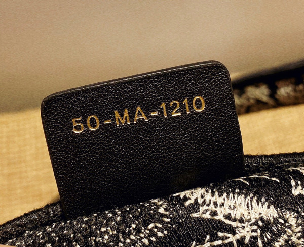 MEDIUM DIRO BOOK TOTE-36*18*28CM