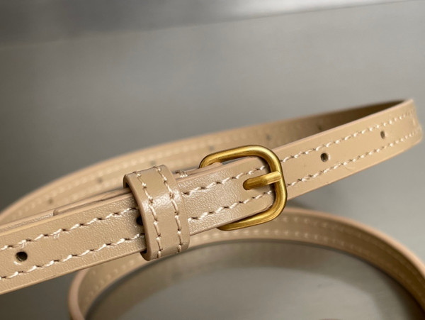 Ba*len*cia*ga hourglass