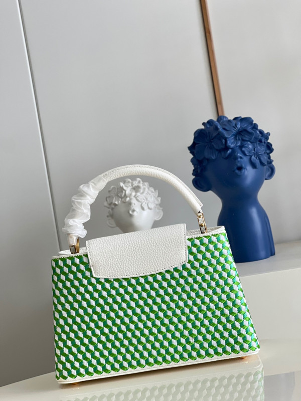 l0*is V*t0n capucines mm