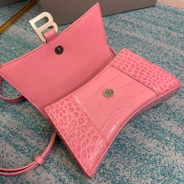 Ba*len*cia*ga hourglass