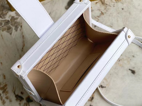 l0*is V*t0n petite malle