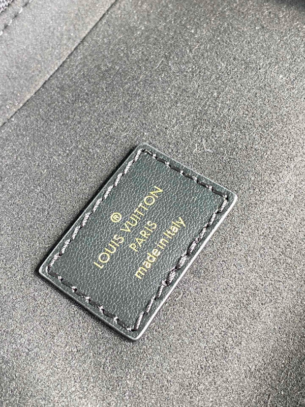 l0*is V*t0n vanity pm