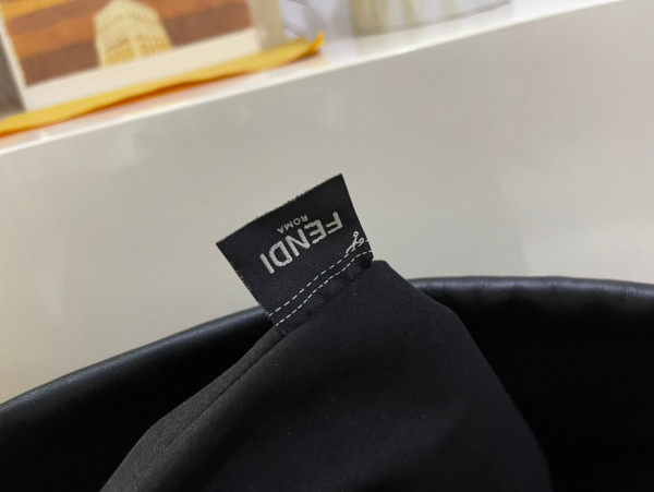 F**di pack medium pouch