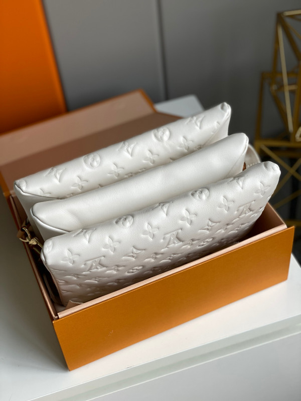 l0*is V*t0n coussin pm