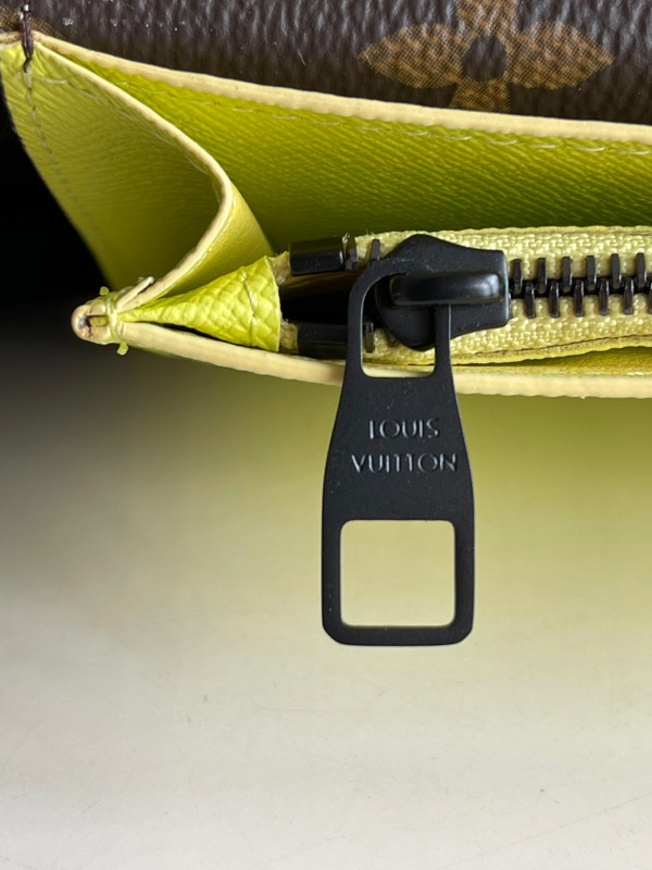 l0*is V*t0n brazza wallet