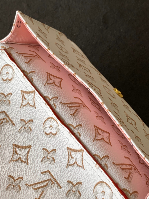 l0*is V*t0n neverfull mm