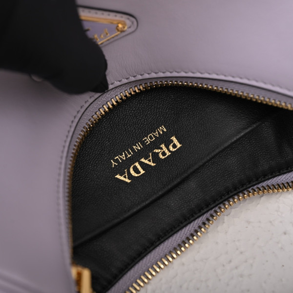 Pra*a arqué leather shoulder bag-22.5*18.5*6cm