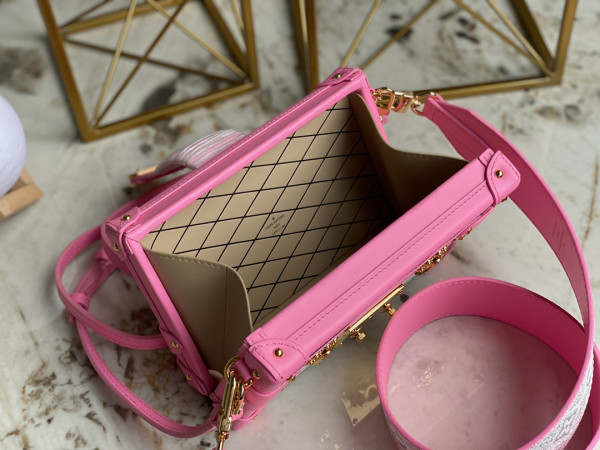 l0*is V*t0n petite malle