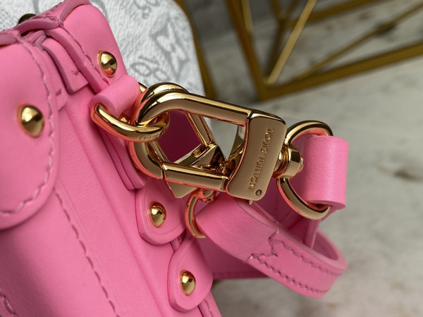 l0*is V*t0n petite malle