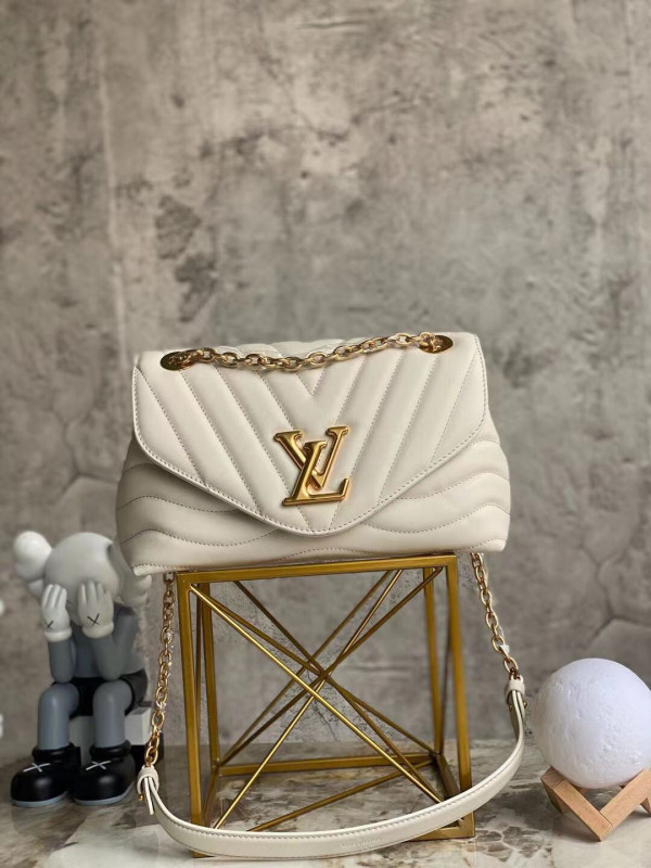 l0*is V*t0n new wave chain bag