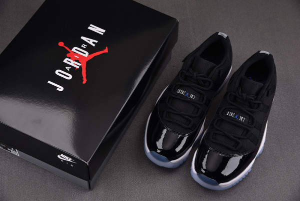 AIR JORDAN 11 LOW 