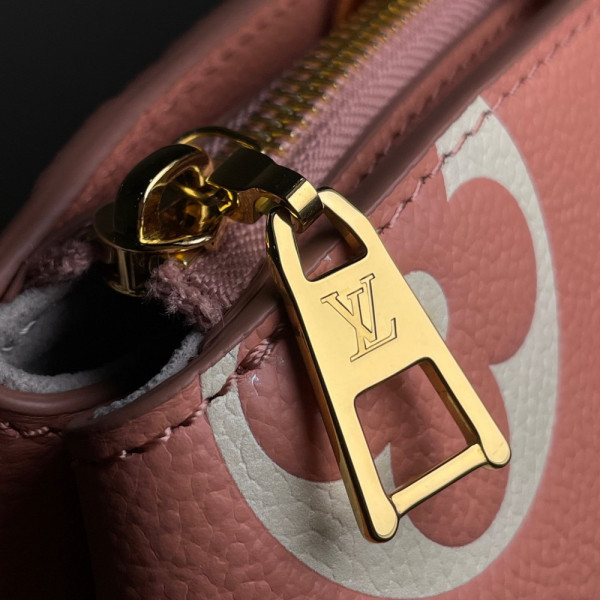 l0*is V*t0n grand palais