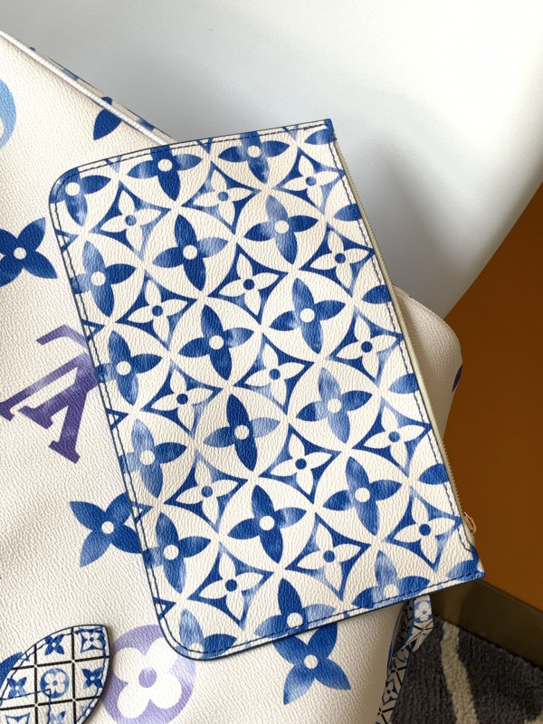 l0*is V*t0n neverfull mm