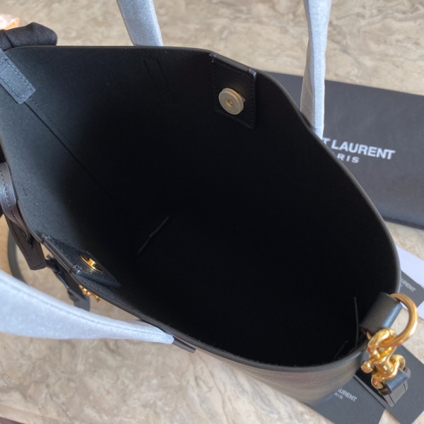 y*l shopping Sa**t Lau*nt leather