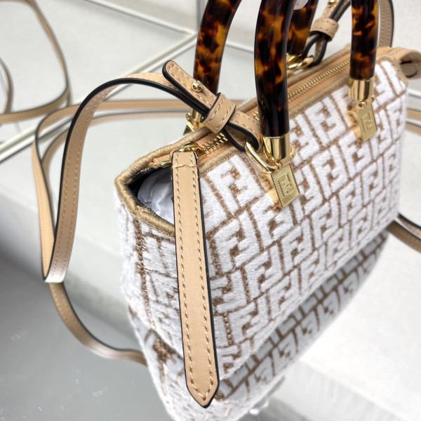 F**di by the way medium-17x18x8cm