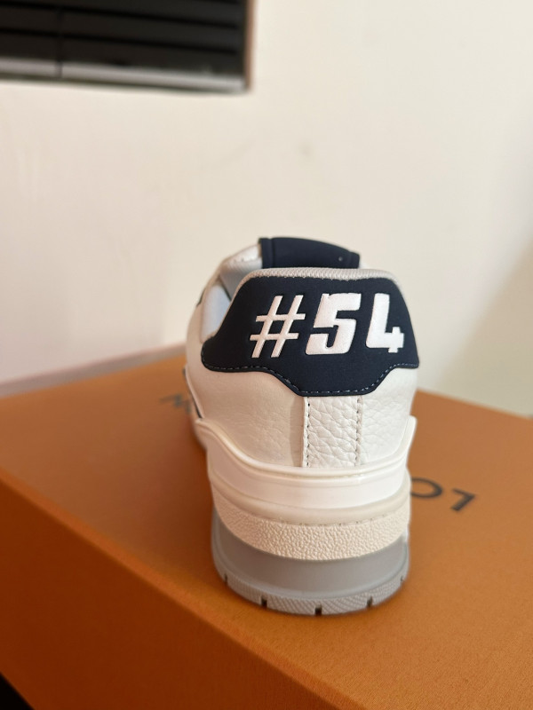 l0*is V*t0n sneakers