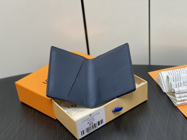 l0*is V*t0n pocket organizer-8*11.1*1 cm