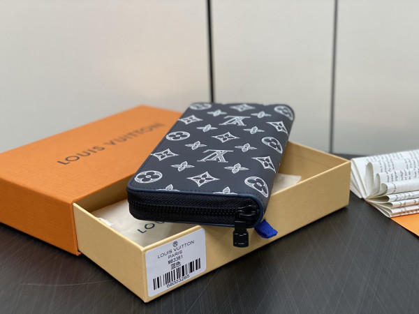 l0*is V*t0n zippy wallet-10*20*2 cm