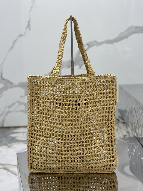 Pra*a crochet tote bag