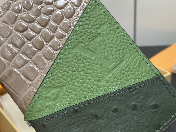 l0*is V*t0n pocket organizer-7.5*11.1*1 cm