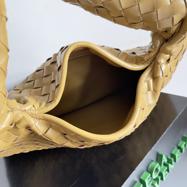 bo*te*ga Ve*ne*ta small hop