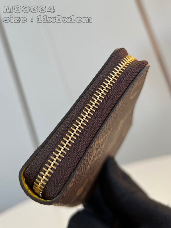 l0*is V*t0n noa compact wallet-11*8.5*1.5cm