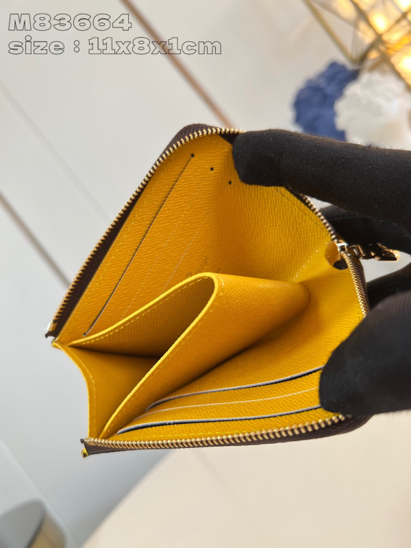 l0*is V*t0n noa compact wallet-11*8.5*1.5cm