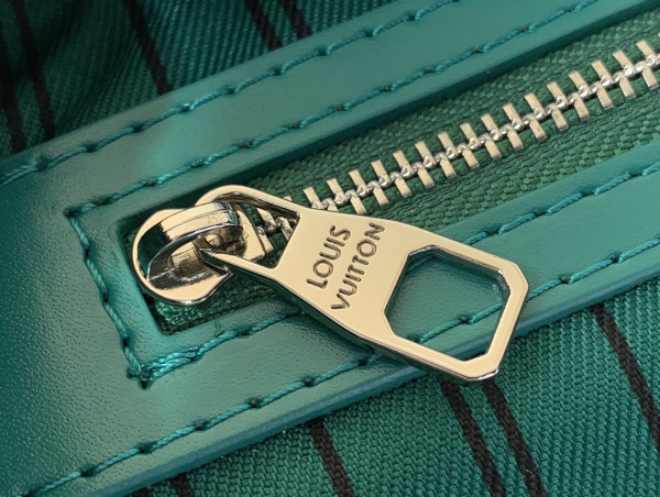 l0*is V*t0n keepall bandouliÈre 50