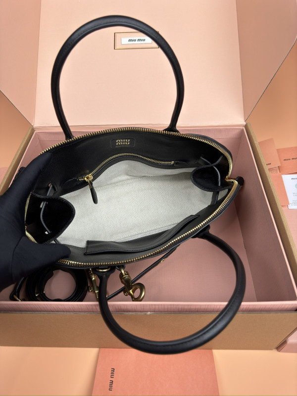 M*um*u aventure nappa leather top-handle bag