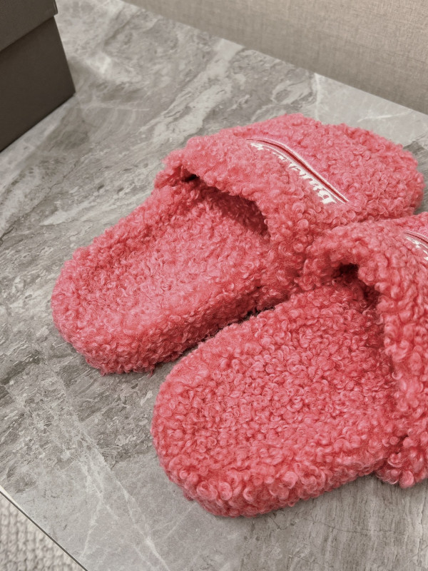 Ba*len*cia*ga slides