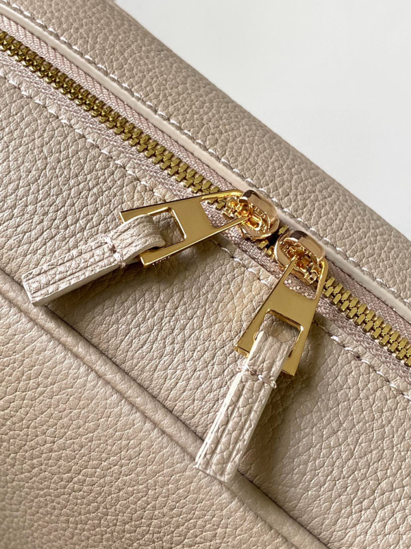 L0ew* amazona 23 bag in soft grained calfskin - 23*10*15cm