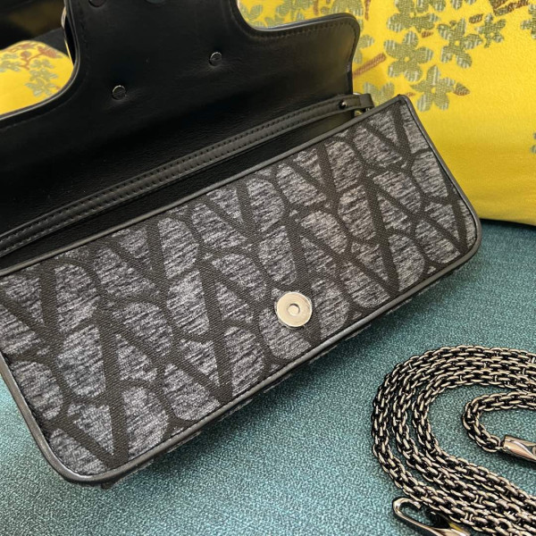 VALENTINO LOCÒ SHOULDER BAG