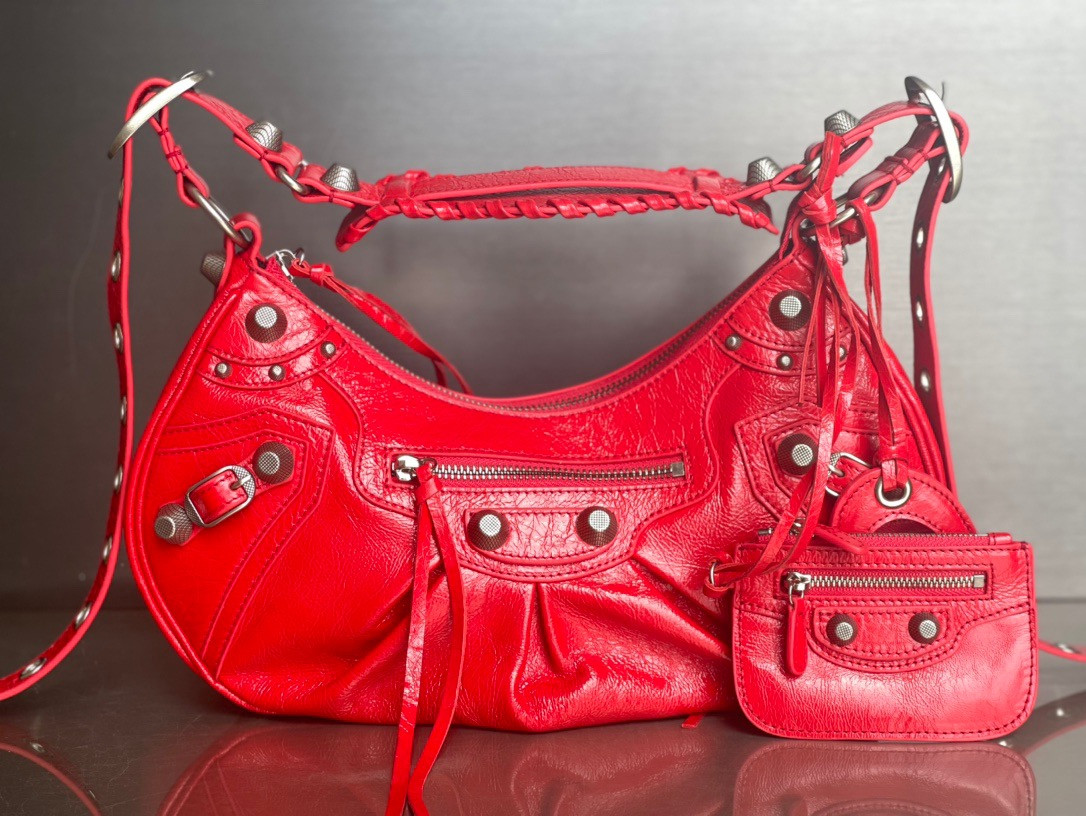 Ba*len*cia*ga women's le cagole small shoulder bag