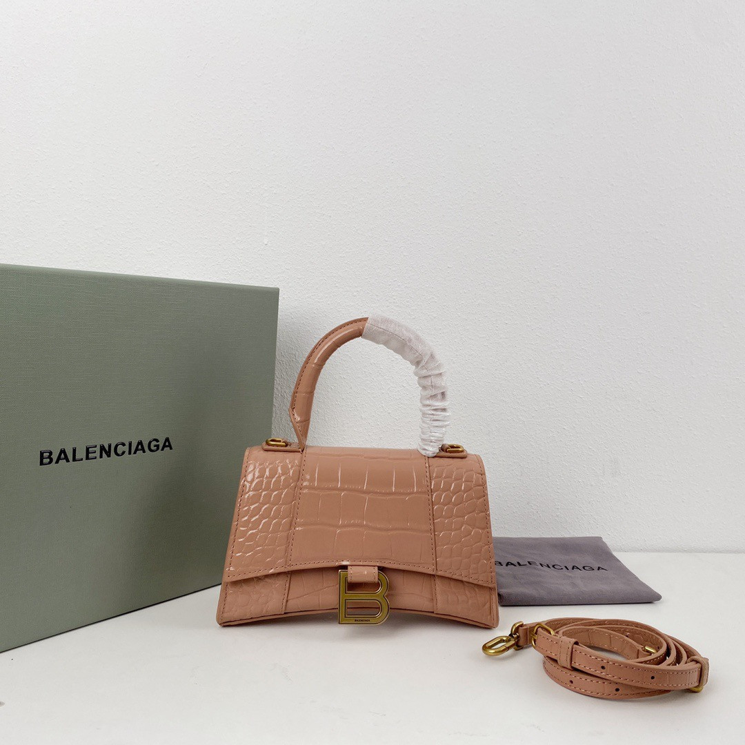 Ba*len*cia*ga hourglass